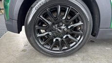 MINI Hatchback 1.5 Cooper Classic 3dr Auto [Comfort/Nav Pack] Petrol Hatchback